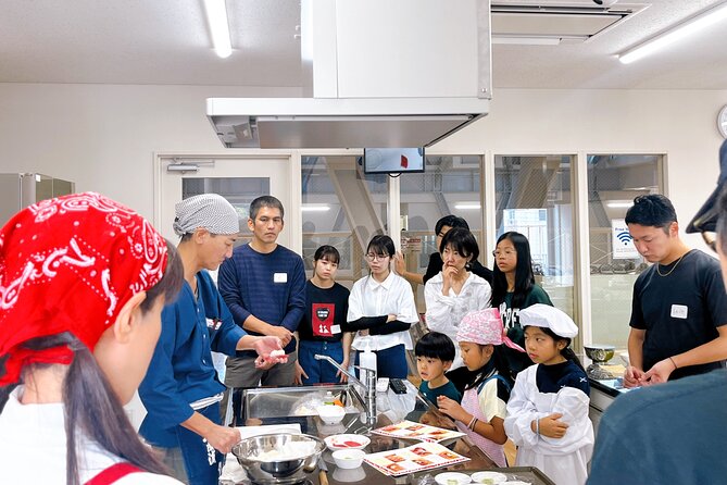 Sushi Making Experience Class in Naha Makishi Public Market - Seeing Okinawan fish before it becomes sushi