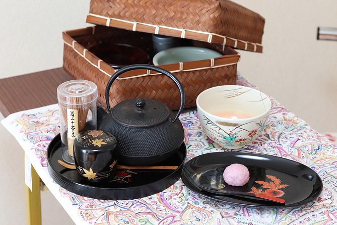 Sushi or Traditional Japanese Cuisine in a Kyoto Home with Emika - Meeting Emika in Nishikyo Ward