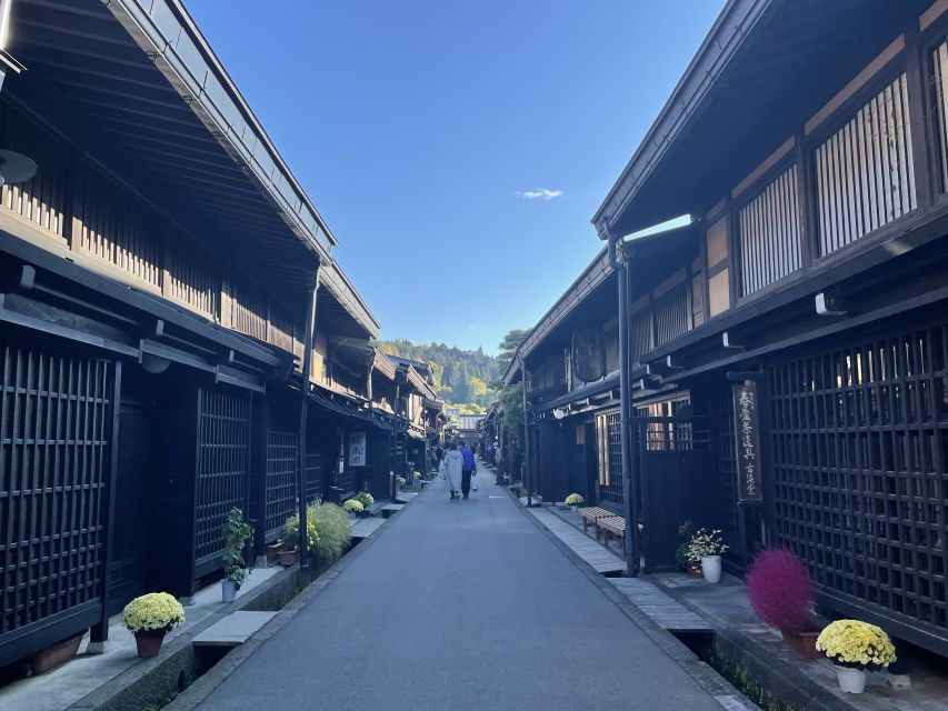 Takayama: Edo-Period Old Town Walking Tour - Why Takayama makes a good history walk