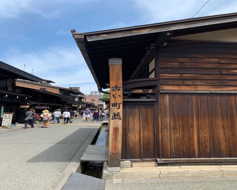 Takayama: Edo-Period Old Town Walking Tour - Rain, timing, and practical planning
