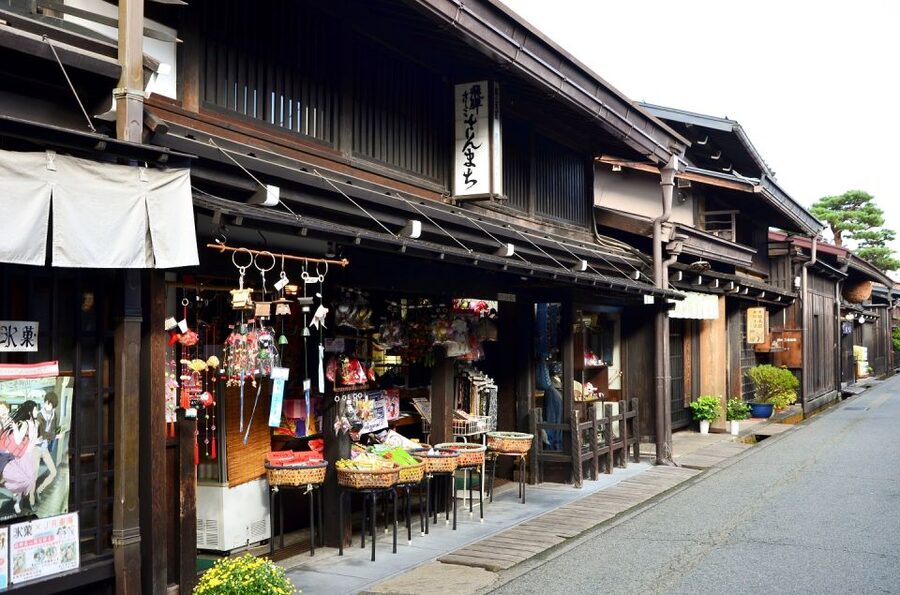 Takayama: Private Walking Tour with a Local Guide - Sakurayama Hachimangu and Kusakabe Folk Museum