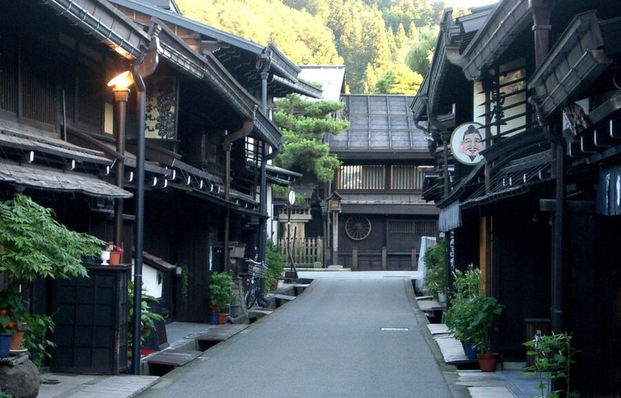 Takayama: Private Walking Tour with a Local Guide - Takayama Jinya and the old local government