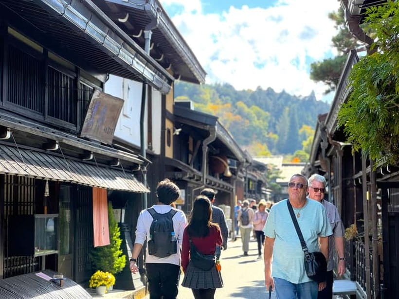 Takayama: Takayama Jinya & Old Town Private Walking Tour - Simple ways to prepare
