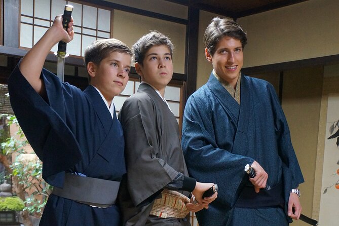 Tea ceremony and kimono experience at Kyoto, Tondaya - Photographing the old Kyoto house
