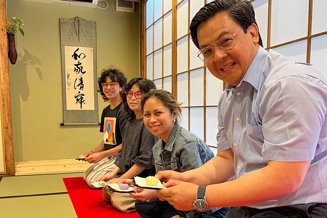 Tea Ceremony Experience in Osaka Doutonbori - Watching the tea master work