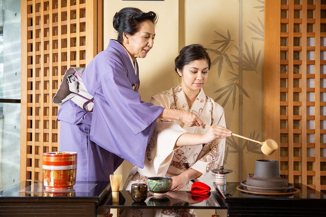 Tea ceremony experience with simple kimono in Okinawa - A real tea room in Okinawa