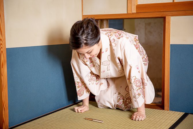 Tea ceremony experience with simple kimono in Okinawa - Learning the tools, one movement at a time