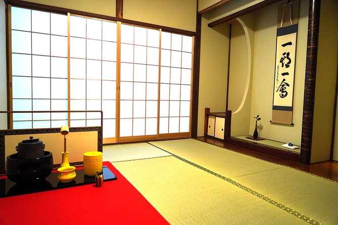 Tea Ceremony Workshop in Tokyo by the Experienced Instrucor - Watching Koicha, the Strong Formal Tea