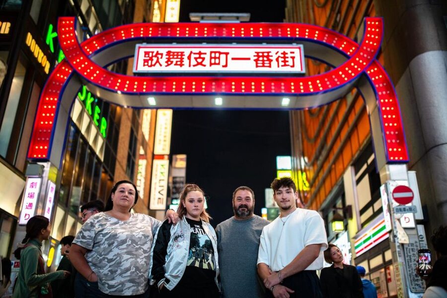 Tokyo: 1-Hour Private Photoshoot - Price, private format, and extra expenses