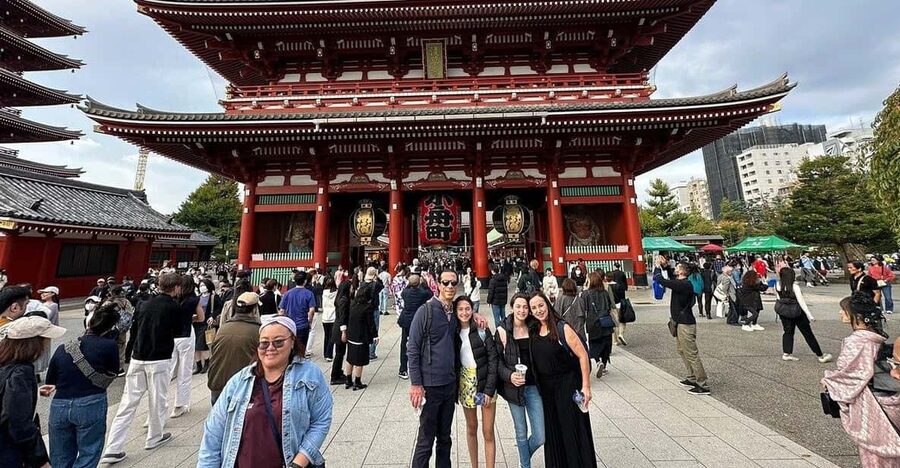 Tokyo Asakusa & Senso-Ji Walking tour With A Guide - The guide can make or break the walk