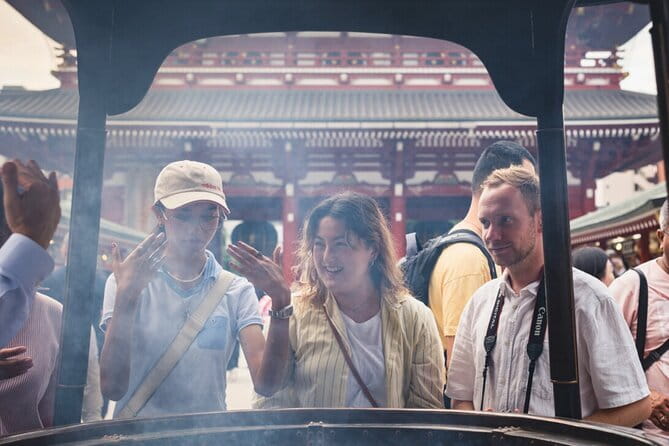 Tokyo: Asakusa Temple & Shrine Walking Tour with Local Guide - Asakusa Shrine and the difference between Shinto and Buddhism
