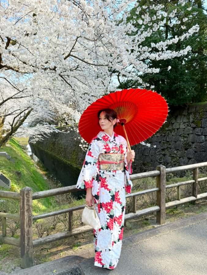 Tokyo Asakusa: Traditional Kimono Rental Experience at Wargo - Why wearing a kimono changes your Asakusa visit