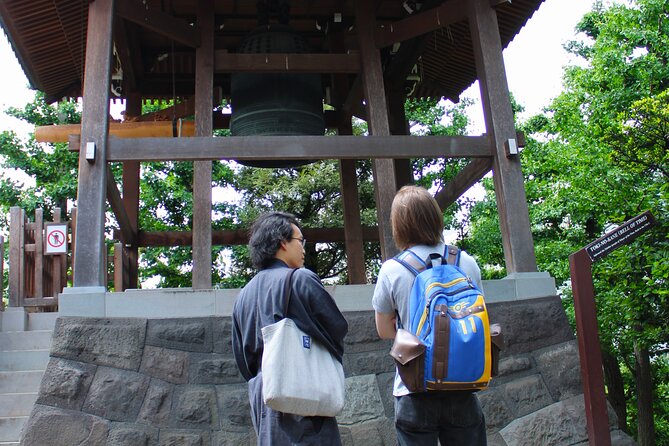 Tokyo: Asakusa Walking Tour with Japanese Comedian - Buddhist statues and the smaller sacred sites
