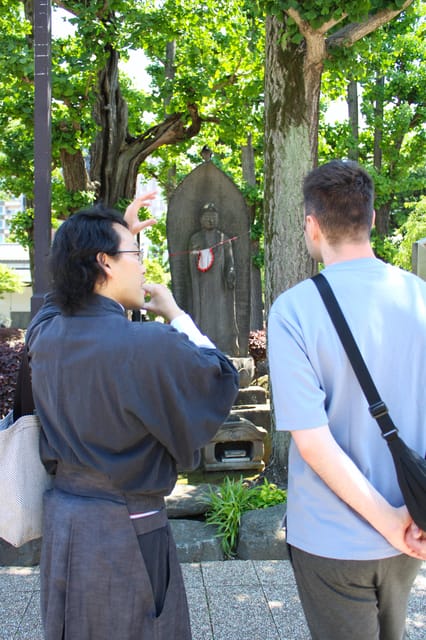Tokyo: Asakusa Walking Tour with Japanese Comedian - How the comedian angle works