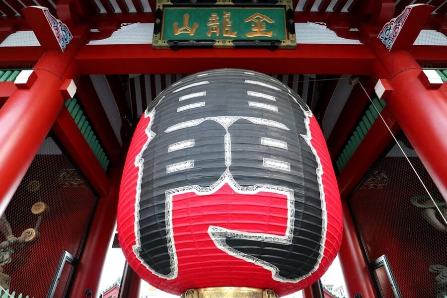 Tokyo: Asakusa Walking Tour with Sensoji Temple Visit - What the guides add to the experience