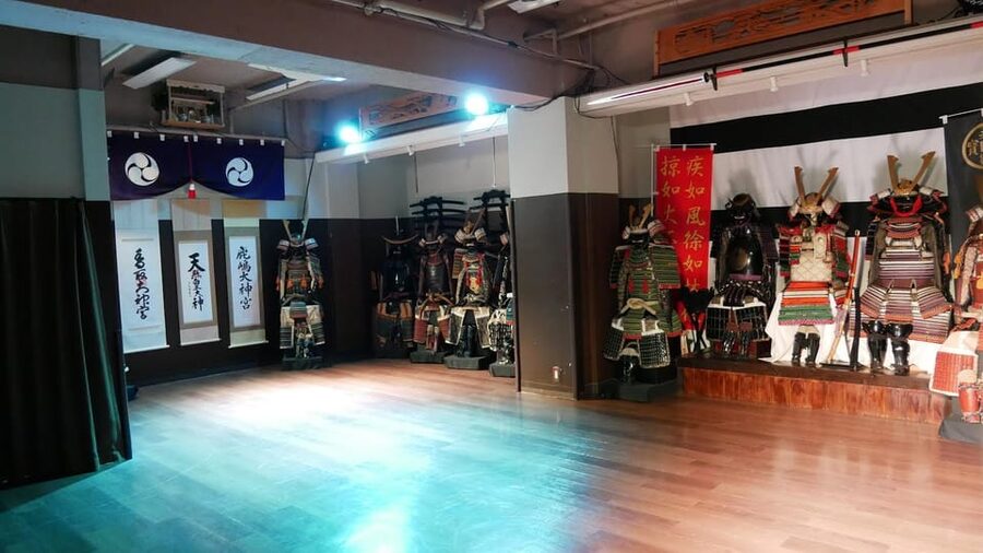 Tokyo: Best Samurai Experience - Choosing your kimono and hakama