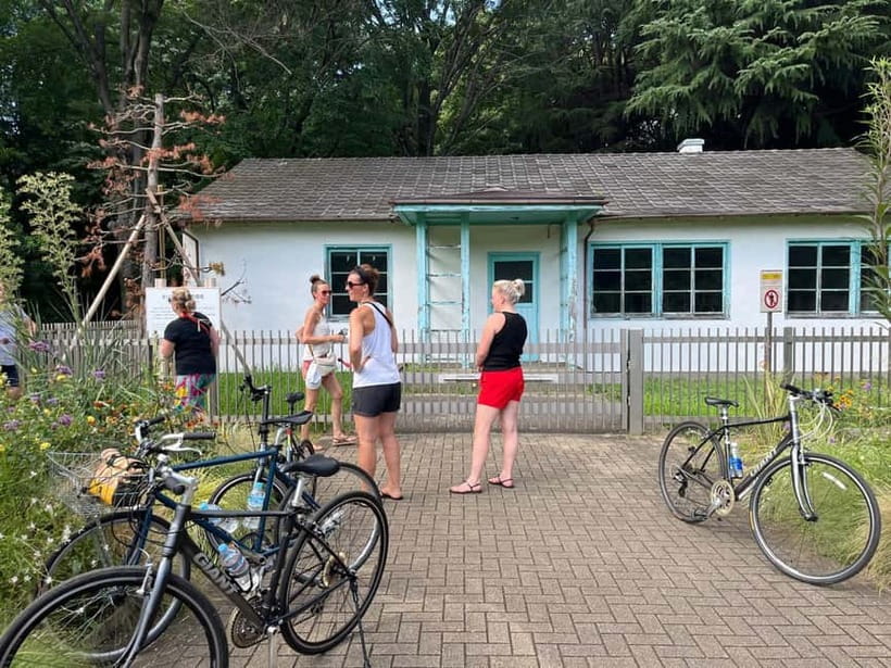 Tokyo Bike Tour: Shibuya, Harajuku & Hidden Gems - Harajuku, Omotesando, and the contrast between them