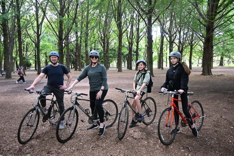 Tokyo Bike Tour: Shibuya, Harajuku & Hidden Gems - What the guide adds to the experience
