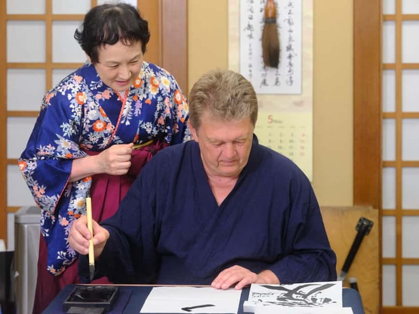 Tokyo: Calligraphy Experience with yukata or Samue - Why calligraphy makes a better souvenir than a shop purchase