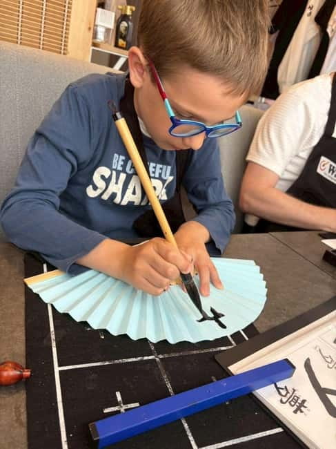 Tokyo:Calligraphy &Make your original folding fan in Asakusa - Designing the original folding fan