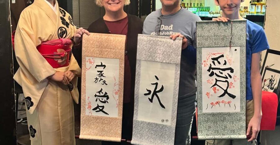 Tokyo: Calligraphy on Kanji Fan & Scroll with Drink - Key points to know before you book