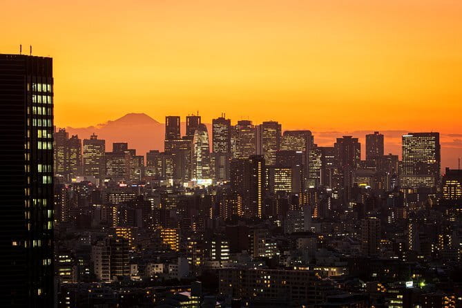 Tokyo: Calligraphy Workshop & Original T-Shirt Creation - Creating the paper artwork to take home