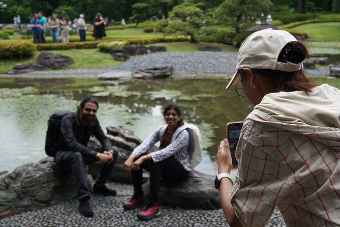Tokyo Castle, Imperial Palace, Shogun & Garden Walking Tour - How the guides shape the experience