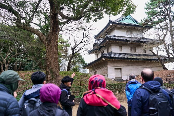Tokyo Castle & Imperial PalaceーShogun Walking Tour - Meeting at Wadakura Fountain Park Starbucks