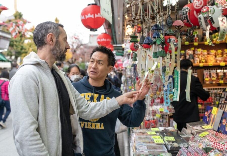 Tokyo: Custom Hidden Gems & Highlights Tour with Local Guide - The local host makes or breaks the day