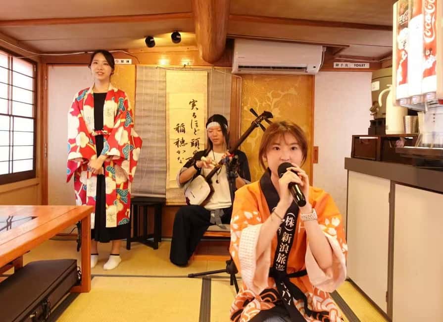 Tokyo Dinner Cruise & Tradition Show & Drinks & Tokyo Tower - Sukiyaki at a shared table