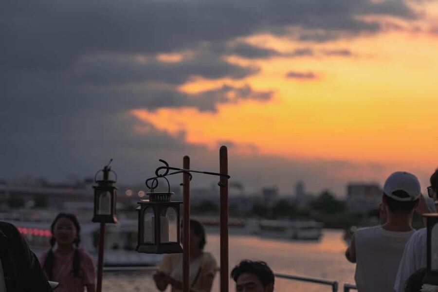 Tokyo Dinner Cruise & Tradition Show & Drinks & Tokyo Tower - Shamisen, singing, and the live show