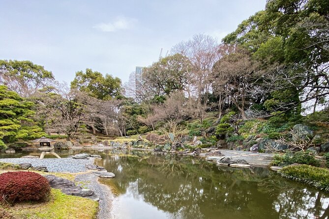 Tokyo: Edo Castle & East Garden of the Imperial Palace Tour - How the two-hour pace works for different groups