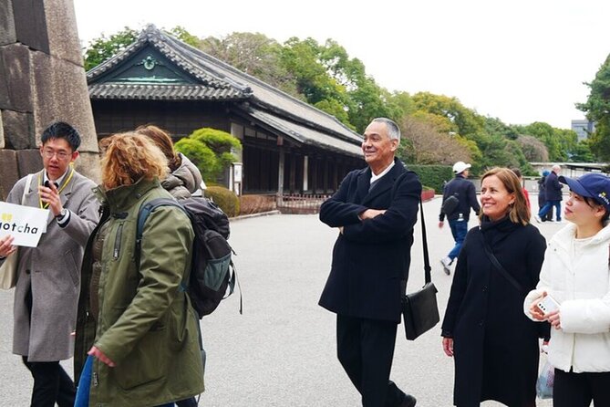 Tokyo: Edo Castle & East Garden of the Imperial Palace Tour - The guides make the largest difference