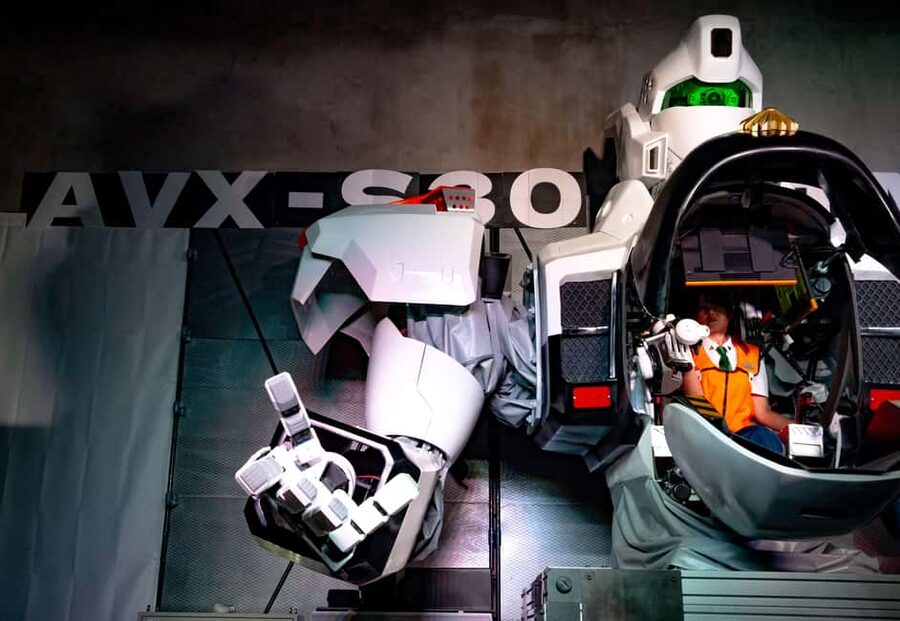 Tokyo: Giant Robot “Ingram” Factory Tour - The included hand-control session