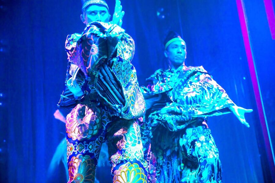 Tokyo GINZA: KONPARU Japanese Cabaret Show with Drink - Final call on this Ginza cabaret night
