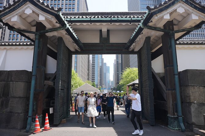 Tokyo: Imperial Palace and Shogun Historical Walking Tour - How much history will you hear?