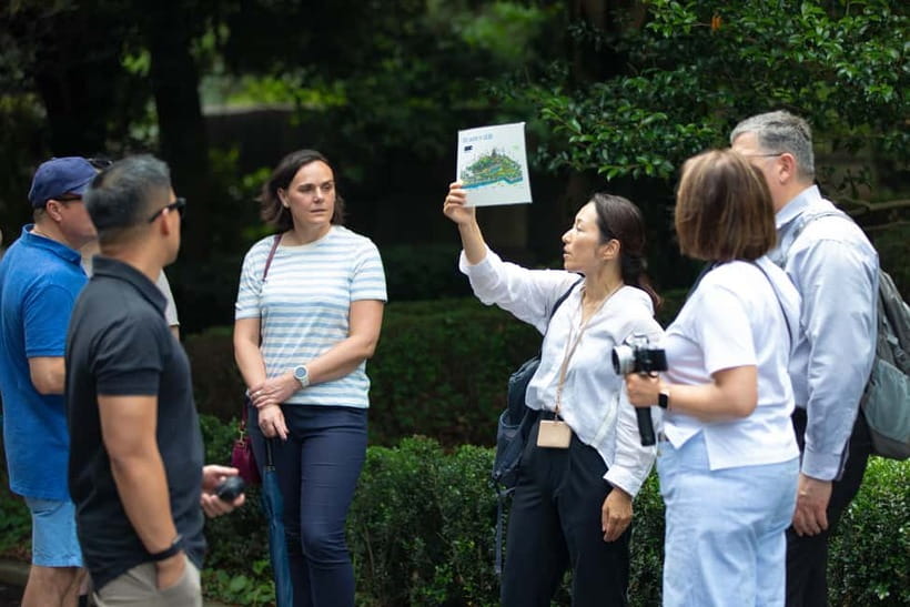 Tokyo: Imperial Palace East Gardens Walking Tour - From Wadakura Fountain Park to old Edo Castle