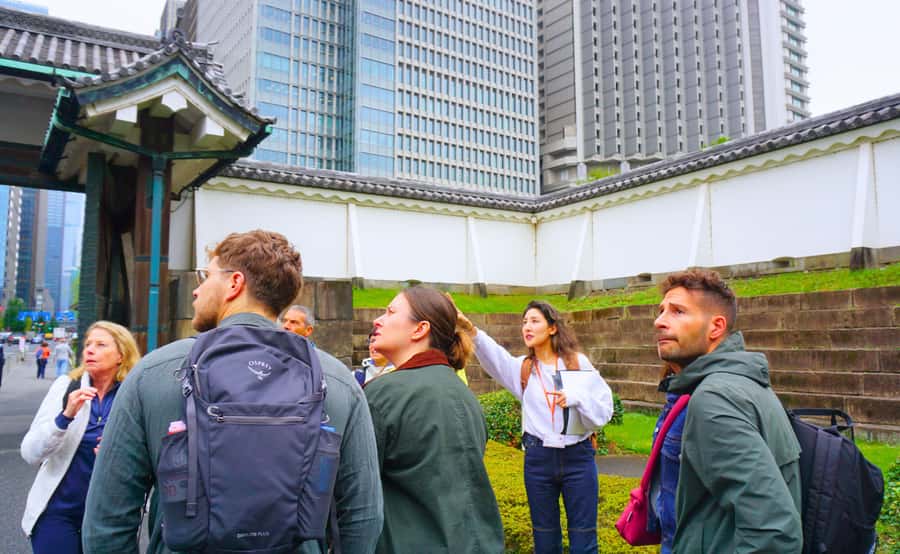 Tokyo: Imperial Palace Japanese History Walking Tour - The castle model fills in what the ruins cannot show