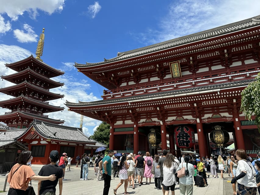 Tokyo: Imperial Palace, Sensō-ji Temple, & Tokyo Tower Tour - Guide quality is a major part of the experience