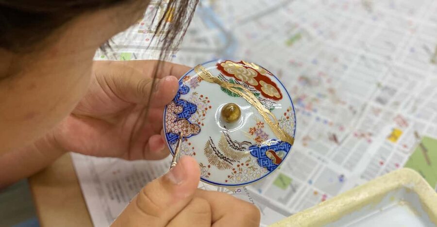 Tokyo: Kintsugi Art Repair Workshop - Choosing your pottery and repair