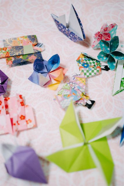 Tokyo: Learn Traditional Origami with a Local - Paper, tools, snacks, and what you take home