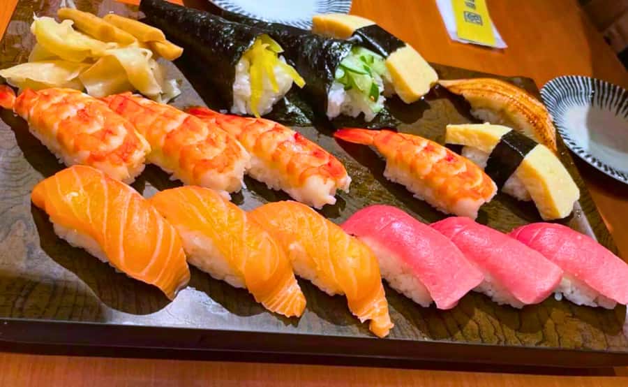 Tokyo: Locals´ Secret Food Tour // Eat like a Japanese - The guides are a major part of the experience
