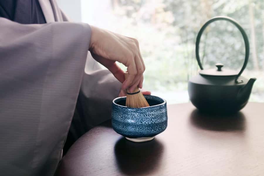 Tokyo: Matcha and Kimono Experience - Making your own bowl of matcha