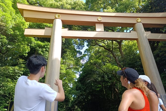 Tokyo: Meiji Shrine and Shinto Culture Walking Tour - Why Meiji Jingu works so well as a first Shinto visit