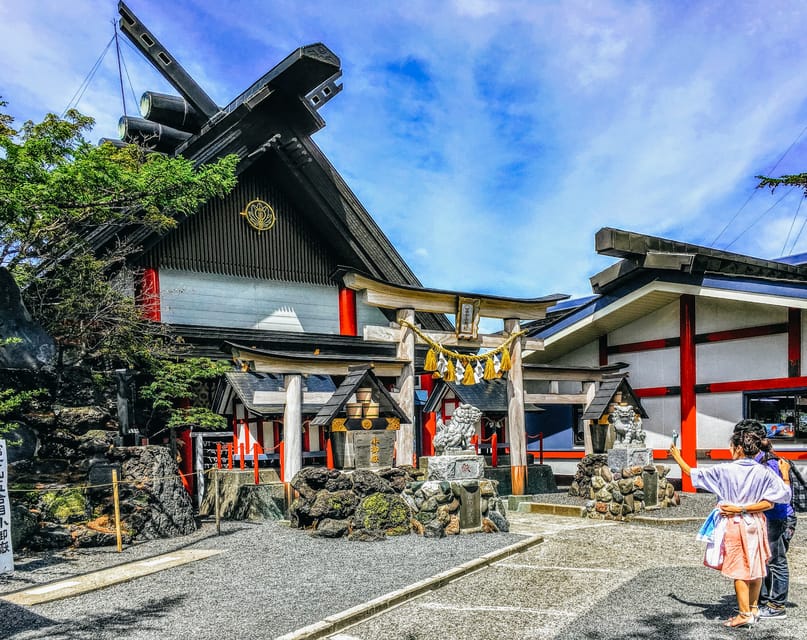 Tokyo Mt Fuji 5th St & Hakone Cruise Bus Tour w/Bullet Train - Cruising Lake Ashi
