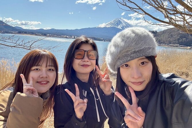 Tokyo: Mt.Fuji & Lake Kawaguchiko 1-Day Bus Tour w/Optional Lunch - Saiko Iyashi no Sato Nenba’s thatched roofs
