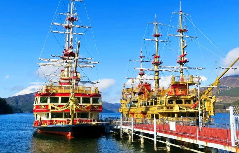 Tokyo: Mt. Fuji Tour, Hakone Ropeway, Owakudani, Lake Ashi - Hakone Shrine and the red gate on Lake Ashi