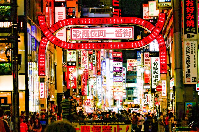 Tokyo Night Foodie Tour in Shinjuku - Seasonal Sushi, Wagyu Beef - Dessert or a drink in Nishishinjuku