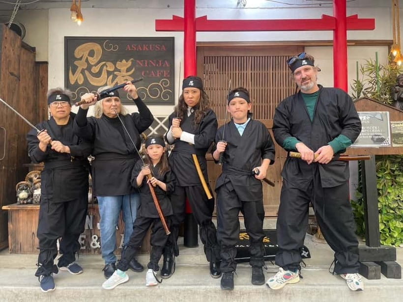 Tokyo: Ninja Experience Cafe Asakusa - Putting on the ninja uniform