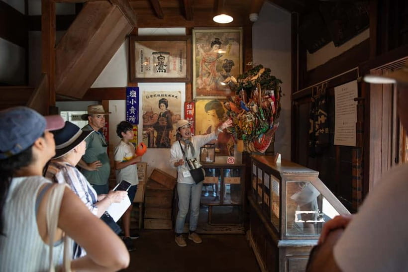 Tokyo: Old Quarter Yanaka Walking Tour - What the guides add
